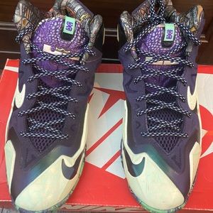 Lebron James glow in the dark